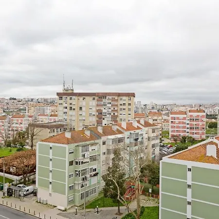 Spacious 3 Bedroom In Apartman Lisboa