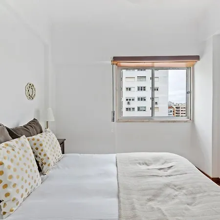Spacious 3 Bedroom In Appartamento Lisbona