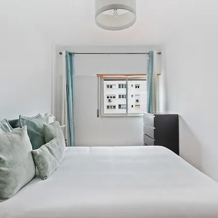 Spacious 3 Bedroom In Apartmán