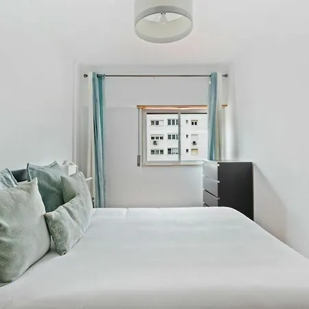 Spacious 3 Bedroom In 아파트 리스본