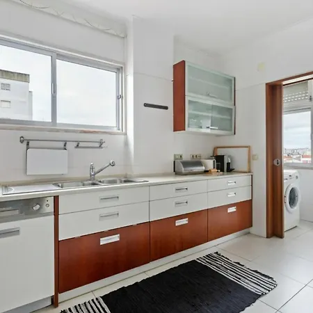 아파트 Spacious 3 Bedroom In