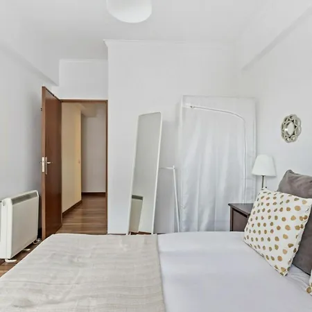 아파트 Spacious 3 Bedroom In 리스본