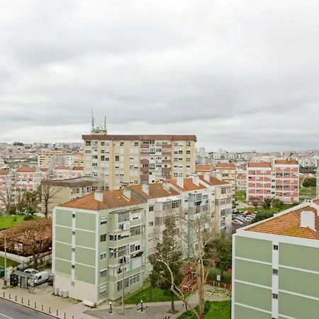 Spacious 3 Bedroom In 아파트 *