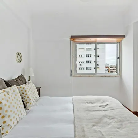 아파트 Spacious 3 Bedroom In 리스본