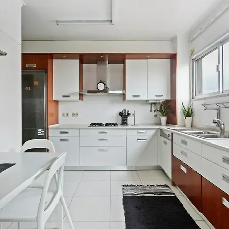 Spacious 3 Bedroom In 리스본
